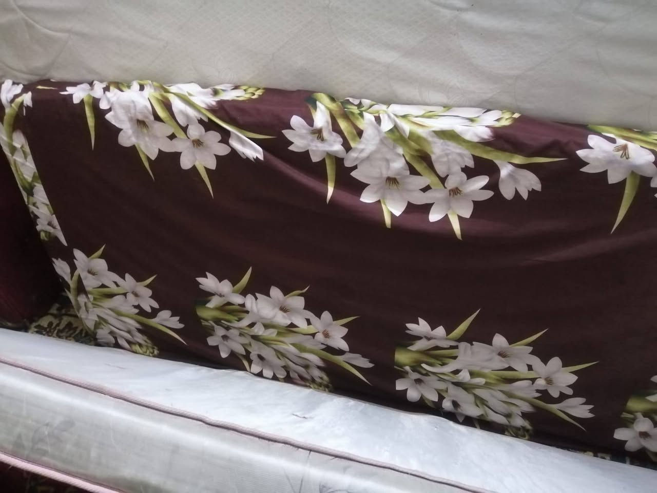 اغراض للبيع شلع صوميه نفرين خشب قوي وثكيله مابيه اي ضرر مع دوشكين ابو النفر مع دوشك نفرين نضيف صار سنه من اخذنا وبي ضمان


**إذا كنت صاحب هذا الإعلان وتريد حذفه لأي سبب، رجاءا أرسل رسالة إلى الدعم الفني**