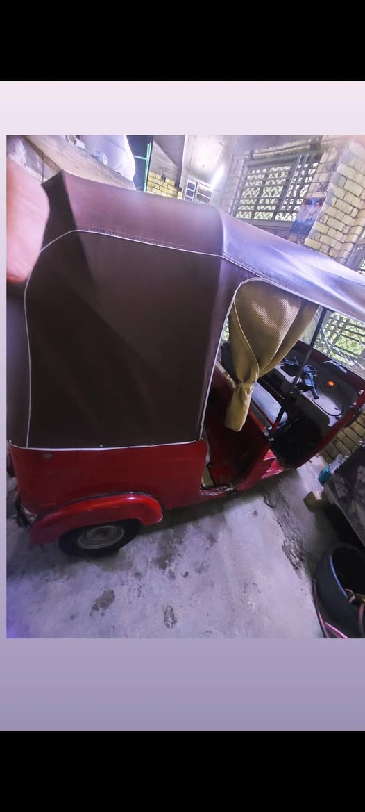 سلام عليكم من رخصت الادمن تكتك 18ب كاعيات خايسات مال سايق اوراق المصطفى اصليات وتنقص لباقي كله نضيف المكان بغداد المدينه الصدر *********** السعر ب3400وبيه مجال
