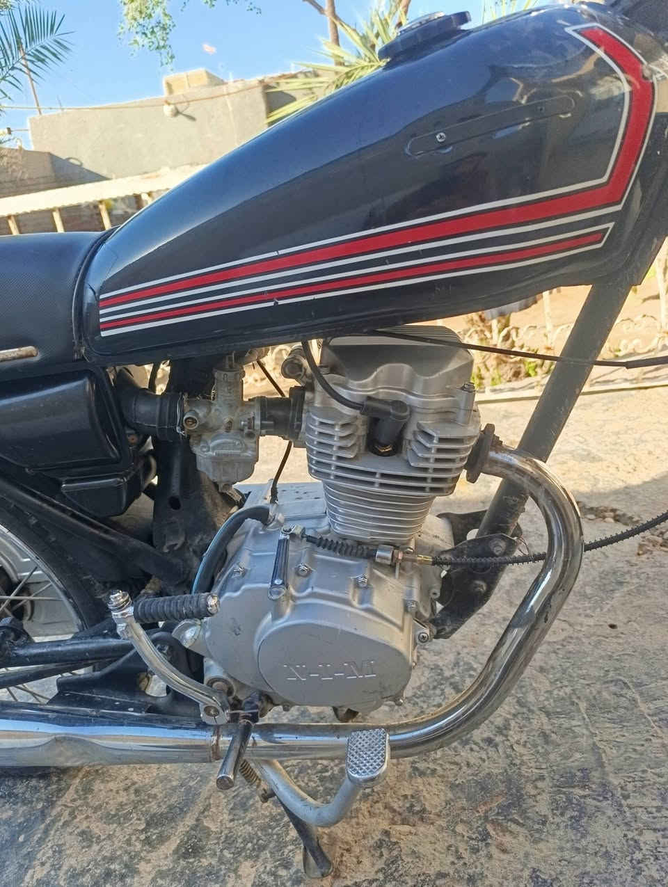 سلام عليكم اربعه كير للبيع موديل 17
وتعمير 23     اوراق ضاعن مكفولة من السرقه 
سعره 300وبيهه مجال قليل
المكان كوت فلاحيه شارع تلاثين 
***********
