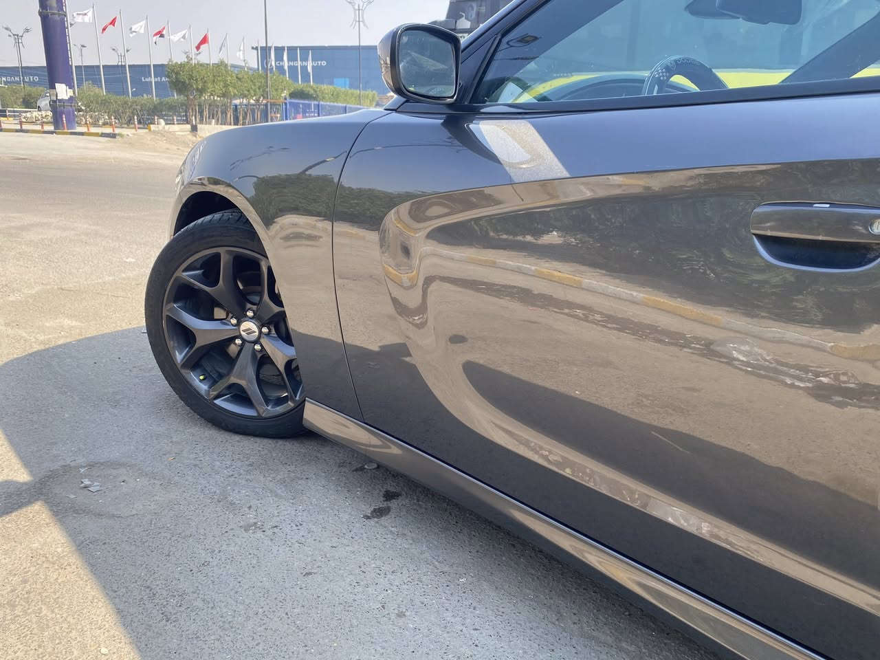 السلام عليكم 

_للبيع چارجر 2019 GT
_ امريكـي مكينة 3600 
رقم بغداد الدولي بأسمي شرط التحويل 
مواصفات فول عدا الفتحة
شاشة كبيرة 
كشنات جلد هيتر 
ستيرن هيتر 
تحكمات ستيرن 
شفتات ستيرن تنمير 
كشنات خزن ميموري كهرباء
تبريد قطعتين ثلجج
لايت زنون  
ويل 19 
فچوج بريمبو الماني 
السيارة ماشية 55 الف ميل
ولا گلوب بالدشبول
گير مكينة تبريد كفالة  
⭕️⭕️ 
بچم كبس برغي ممفتوح بي 
حادثها قبق جنطة وجاملغ خلفي بدون ايرباك وبدون دواخل 
وبيها بارد بسيط بالباب الخلفي 
السعر: 225 وبيها مجال.. 
مكاني بغداد الدورة 
هـ ***********
