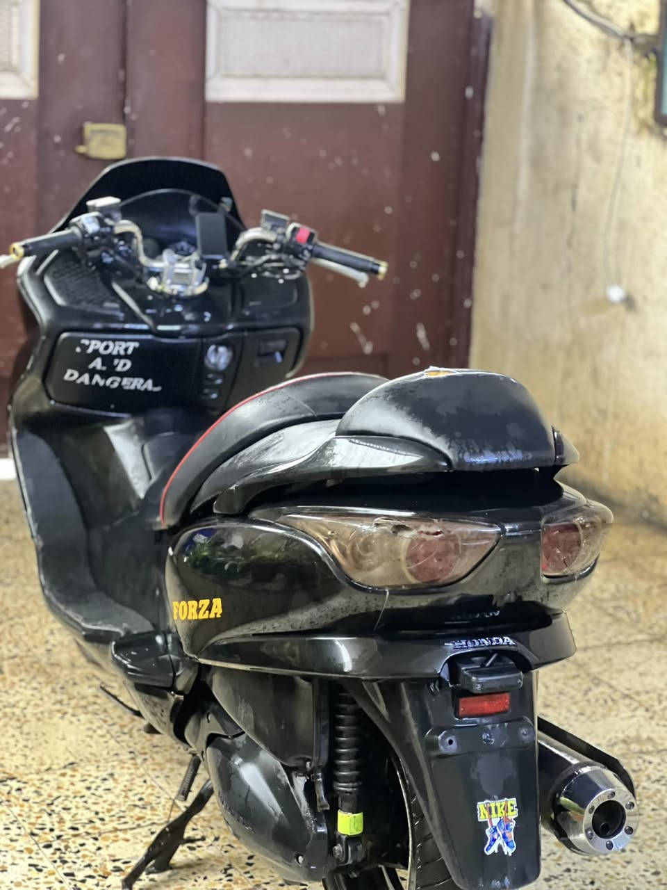 للبيع فورزا 0.9 كرستال 
اربع تحويلات 7 نمر 
مكينة وكير شرط 
مكاني موصل حي النور 
السعر 950
***********
