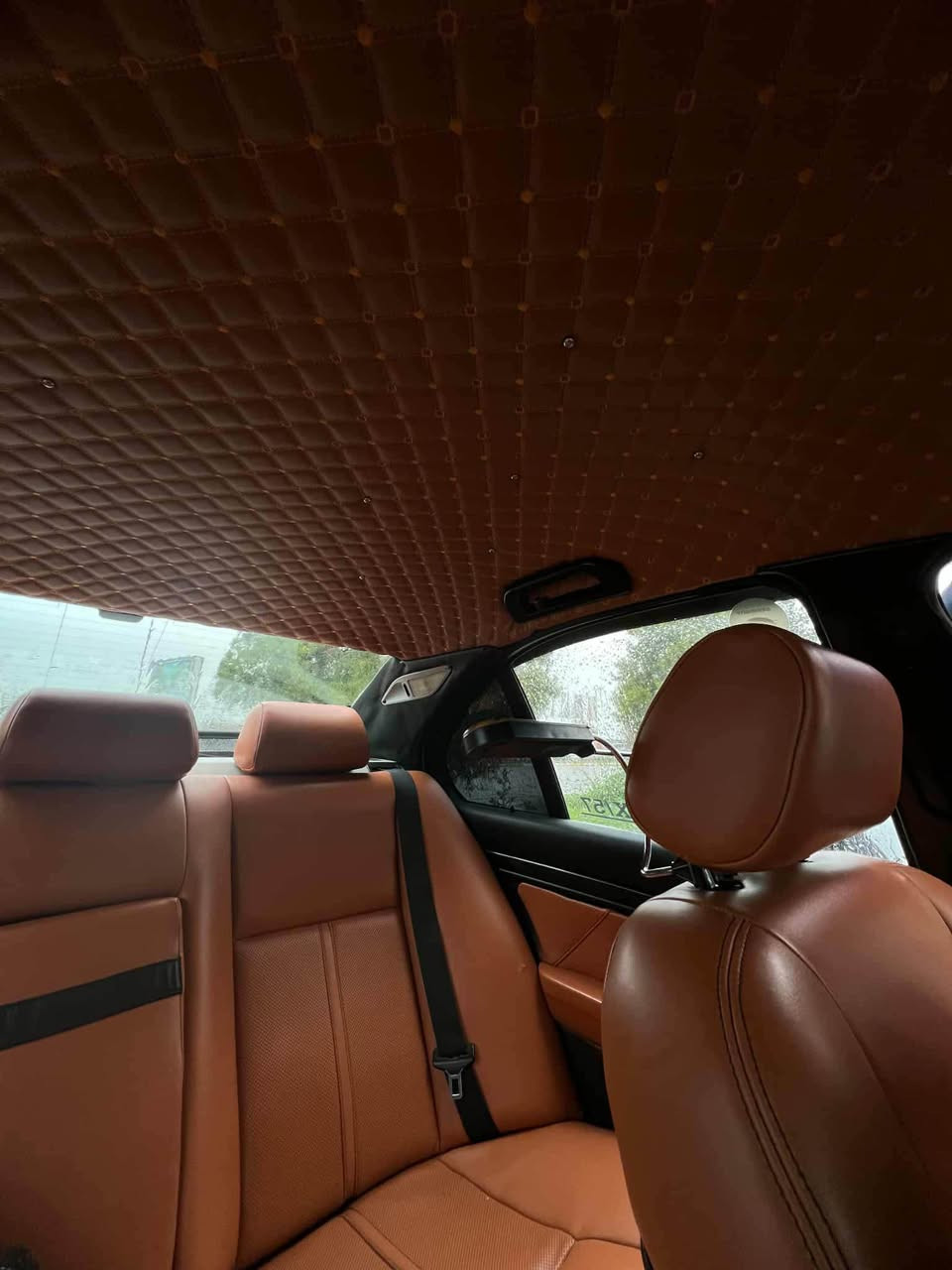 بسم الله الرحمن الرحيم 
کوردی/عربي

‏BMW 528i e39 - 1997

فولە گێڕ تۆماتیک و عادی بەس سڵایت نییە گوشین سپۆرت، تەبرید سارد و گەرمی بە شەرت، مەکینەی تاک دیجیتال کرایتەوە هەموو شتەکی چاککرایتەوە تازە پێش و پشتی توند کرایتەوە بێ مەسرەفە،
سبوغ بیلادیە بەس ٢ پارچە سبوغە، بۆنیت بەبێ لێدران و یەک جاملغی دواوە بێ ناو گرتن، تحویل و بڕانەوە بە شەرت هەتا برێی سەیارەکی خاوێنە ماشاءالله مەسرەفەکی باشی لێکرایە 

شوێن: هەولێر
نرخ : ١٠٥ وەرەقە و مەجالەکی برایانەی تێدایە

السيارة فول كير اوتو و عادي و كشنات سبورت بس مو سلايت، تبريد و تتفئة بشرط، المحرك تك ديجيتال (مفتوح) بس سيارة كلش سليمة و بدون مصروف، و صبغ ببلادي ما بيها صبغ الا قطعتين (البنيت بدون ضربة، الجاملغ واحد خلفي) تحويل بشرط يعني سيارة جاهزة 
سيارة كلش نضيفة و حلوة ماشاءالله صارفيين عليها.

المكان: اربيل
السعر100 و معاملة بسيطة أربيل, العراق


**إذا كنت صاحب هذا الإعلان وتريد حذفه لأي سبب، رجاءا أرسل رسالة إلى الدعم الفني**