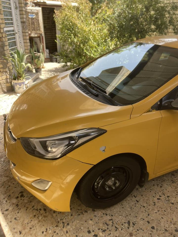 السلام وعليكم النتره مديل ١٣ حادثه بنيد ونفسه معمر  شواصي لغود جدد سياره كله ليبل واحد مكفوله من التبديل  تخم تاير صدر امامي خلفي تبريد مكينه كير كله جديد سونار وصور الحادث موجود بسمي ***********سعر ٩٥ وبيه مجال
