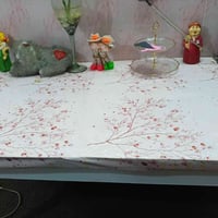 ميز طعام • للبيع