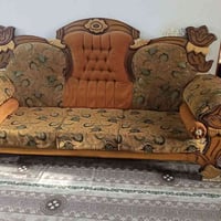 تخم ١٨ مقعد • قليل الاستخدام • ما عليه ضرر