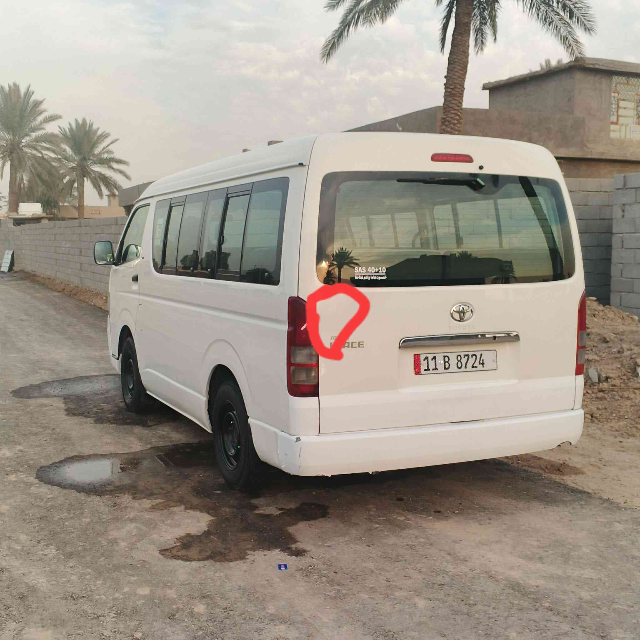 سلام عليكم هايسه ثليثيه موديل٩ للبيع
رقم بغداد بسمي
صبغ بيه بلجنطه كد الي المشر عليه وبلصفحه اليمنه همات كد الي المشر عليه 
مكينه كير اكسن كفاله 
المكان بغداد أطراف الشعله
***********
*********** واتساب
