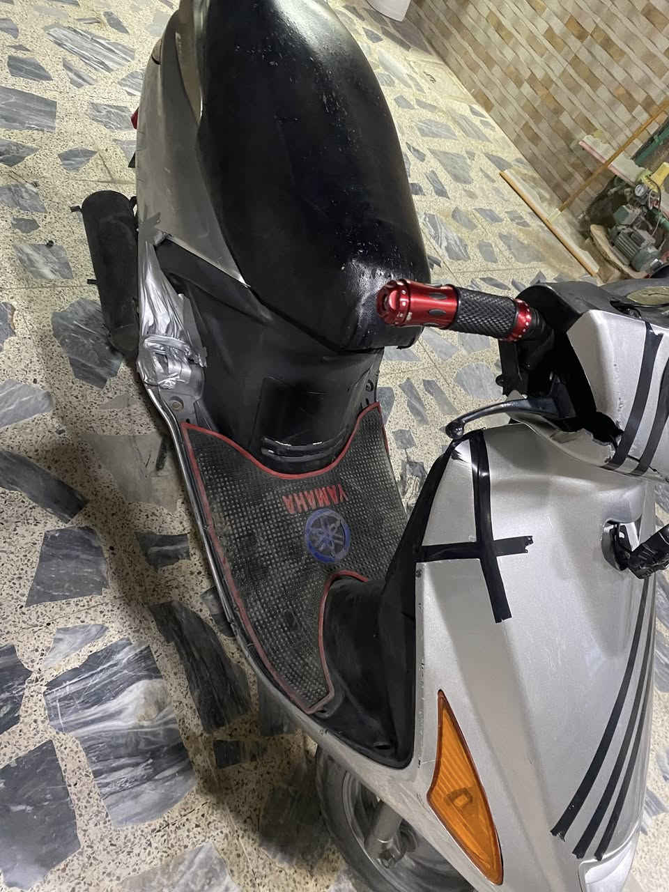 السلام عليكم دراجه فرشه للبيع دراجه خير من الله الله شاهد ما فديوم وكفتني بشارع بس نقصه باتري وشويه ترتيب  السعر ٣٠٠وبيه مجال حك الجيه للاستفسار ***********
