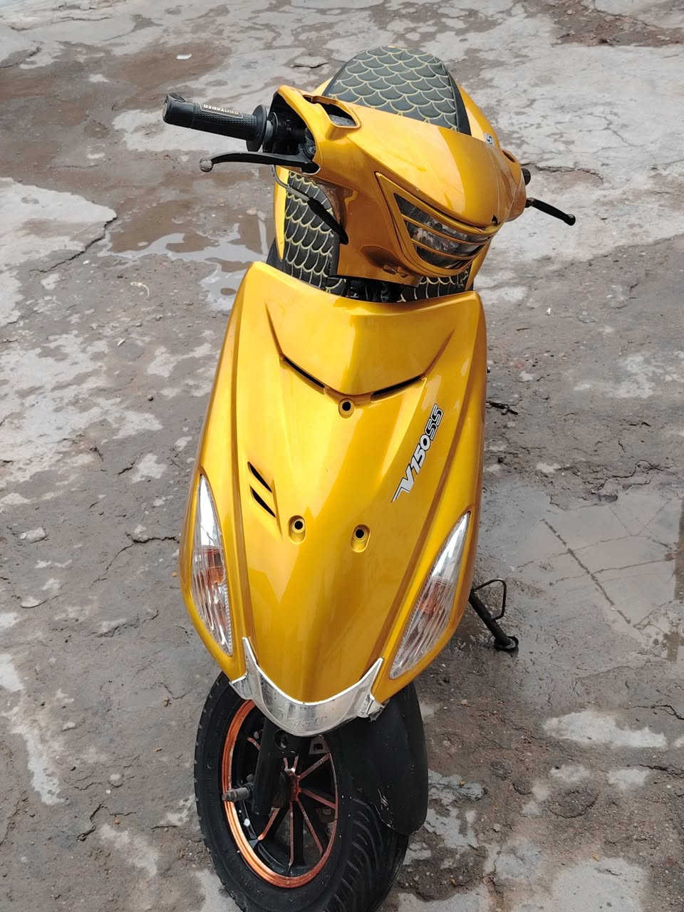 السلام عليكم اخوان عندي دراجه شادلها  مكينه ماكس السعر 300وبيها مجال***********
