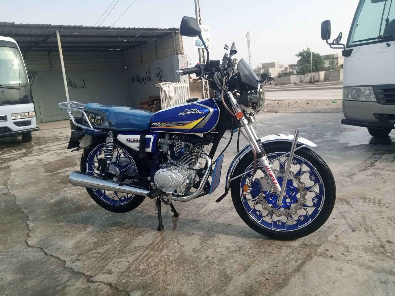 سلام عليكم دراجة للبيع موديل 25محرك 200نضافة فول وضع الشركة محرك سبانه ما طاخته مكان جلولاء للستفسار ***********
