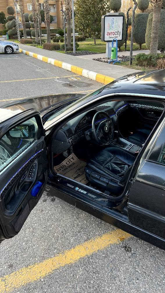 BMW E38 نوع كاسيحه موديل 1995 حجم 730 نوع محرك V8 گير محرك تحويل وكاله بشرت تبريت  ستيرن M نشره سقف روزرايس .سعر 65 .3$ غرهمه ينزل سعر رقم *********** واتس اب ***********.شغال بيها ظرب چملوغ ورا دهوك, العراق
