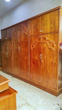 غرفه نوم • ٦ ابواب • نظيفه