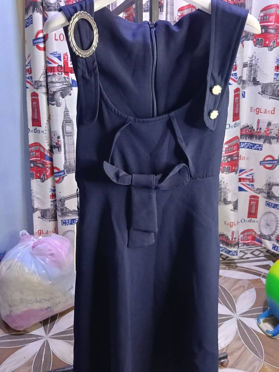 السلام عليكم متوفر شلعة ملابس اطفال زي مدرسي 160قطعة  تصفية محل جديد للاستفسار خاص او واتساب على الرقم ***********

