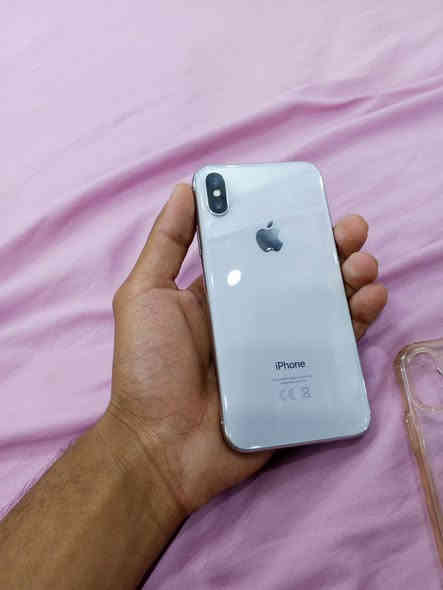 ايفون x ذاكره٢٥٦ بطاريه ١٠٠ مستبدله اصليه وشاشه خيارين كله شغال جهاز بس فيس ايدي يعني بصمت وجه متوقفه بس لباقي شغال مراوس شعندك واذا ايفون اعلى انطي فرق عادي رقمي بس واتساب وتصال ***********
