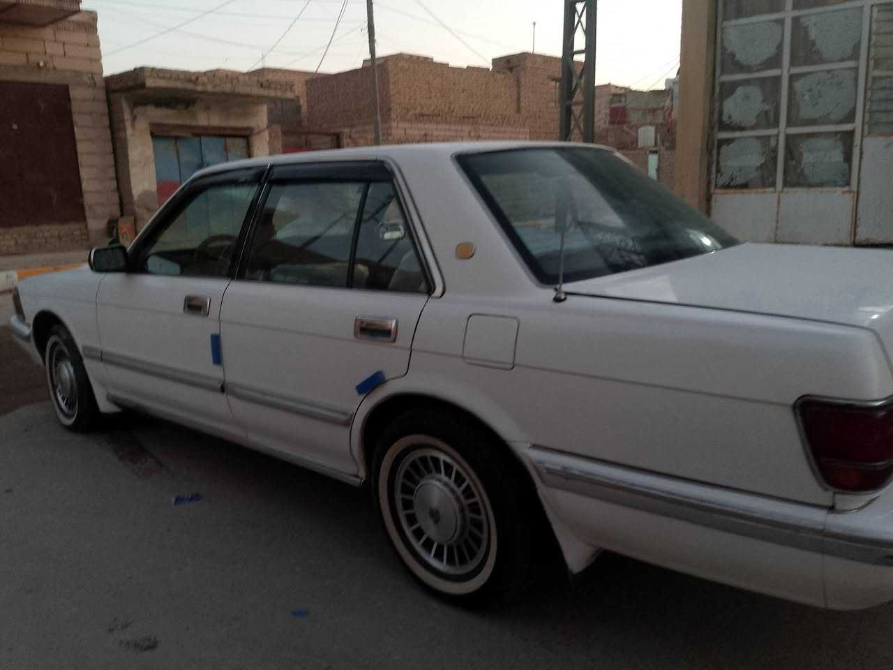 سيدان نضيفه مكينه وكير مكفولات صاحبه يمي تبريد وتدفئه ب62 وبيه مجال سوق الشيوخ ***********
