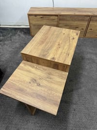 ميز بلازمة • طاولة وسطية • ميز طعام