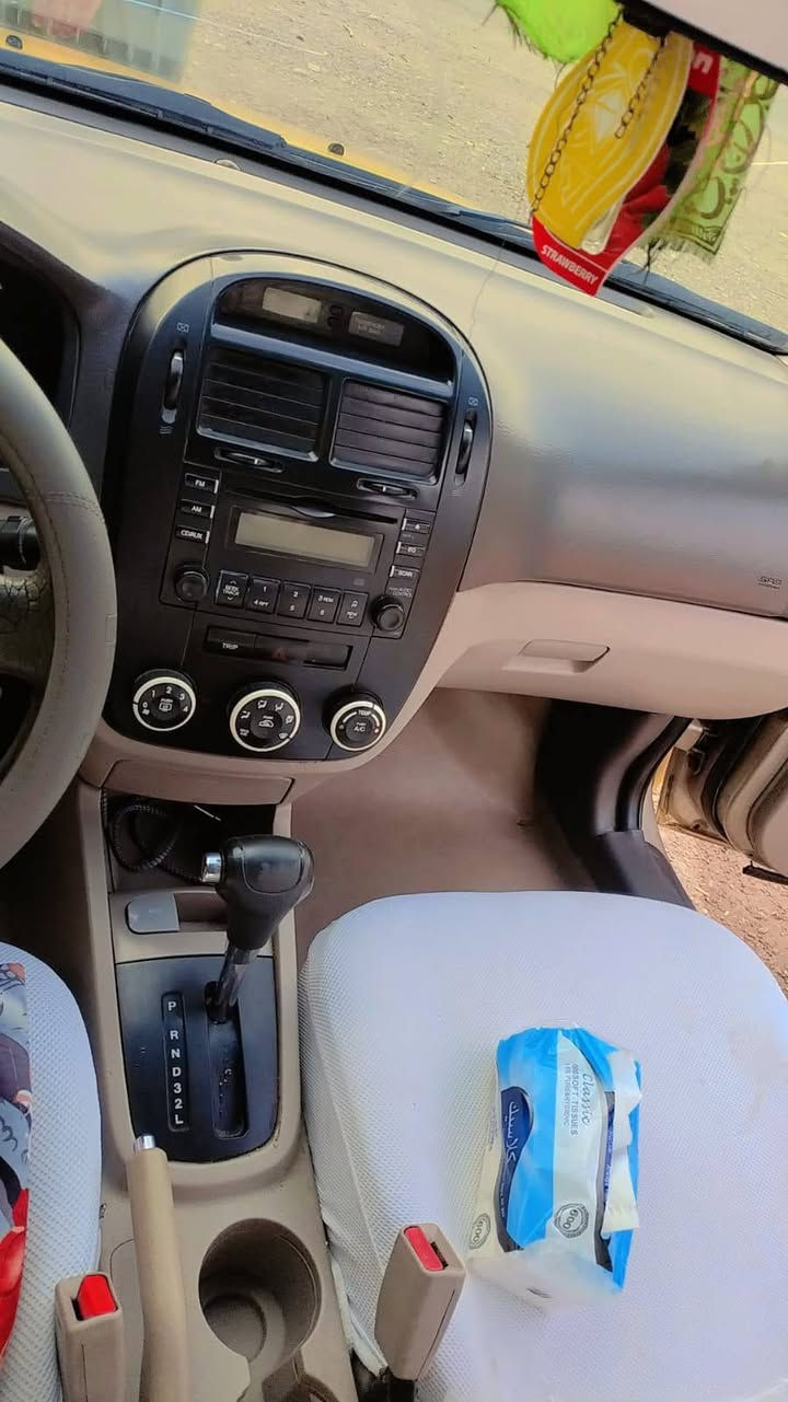 كيا سبكترا أمريكي كير ومكينه
موديل ٢٠٠٩ 
سنويه ل٢٠٢٧
مصفره هيئه وغرامات
تحويل ثاني يوم 
رقم ديالى 
محرك ٢٠٠٠
نقص تبريد 
مكان لسياره ديالى 
سعر ٧٠ بيها مجال قليل 
رقم الهاتف ***********

