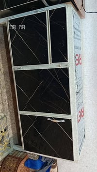 كاونتر للبيع +سنك كامل نظيف السعر 200 الف   رقم الهاتف 07776272731