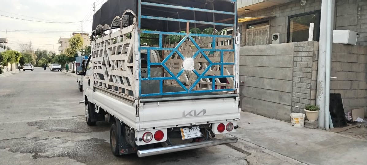 ***********

بۆ فرۆشتن کیا 2010 مەکینەی سێ هەزار سۆپەری مەکینە ڕەش گێڕ و مەکینە و تەبریدو تەقە ڕەقەی بەشەرت کامل جاهیز کراوە ناو بۆدی و چەمچەو دەعامی پێش و دوای بۆ کراوە نمونەی لە جوانی سعری 70 گەڵا و مەجاڵ
