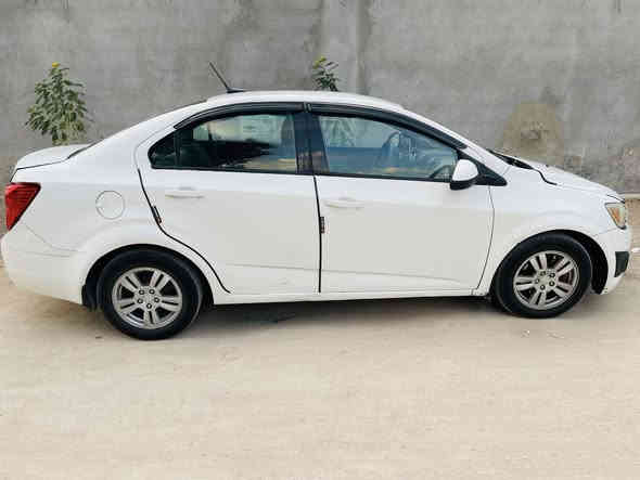 سلام عليكم
شوفرليت سونك
امريكي
موديل2012
مصبوغه عام  جماليه
حادث جاملغ
بيها تنقيص شي بصيط
رقم بغداد 
سياره بسمي
50بيها مجال

***********
