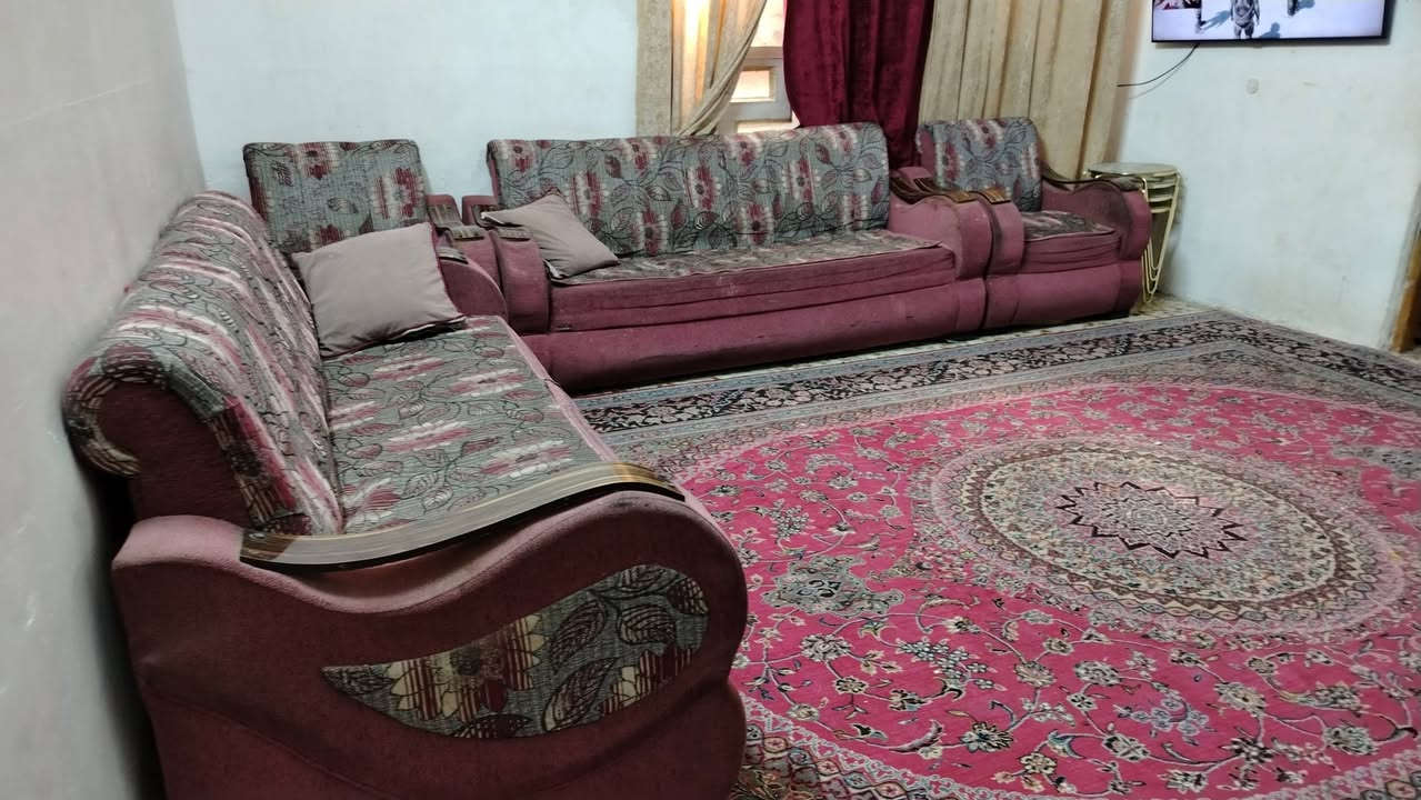 تخم نظيف عشر مقاعد السعر 100 بي مجال ***********
