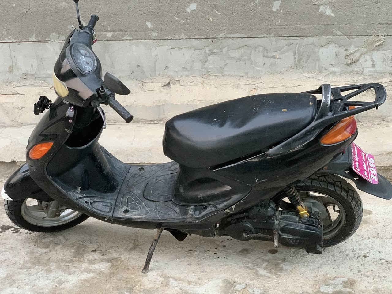 سلام عليكم
دراجه نوع الكزز خط واحد نضيفه من كلشي مثل ماتشوفون بالصوره هيه بالواقع على جماليتها
تايرات جدد 
كزوز جديد
سرعتها 120
متكامله من كلشي عدا الباتري ماشادلها
باقي التفاصيل والسعر بالخاص
رقم تلفوني/***********
متواجد على الواتساب  والفيس بوك وعلى الخط
