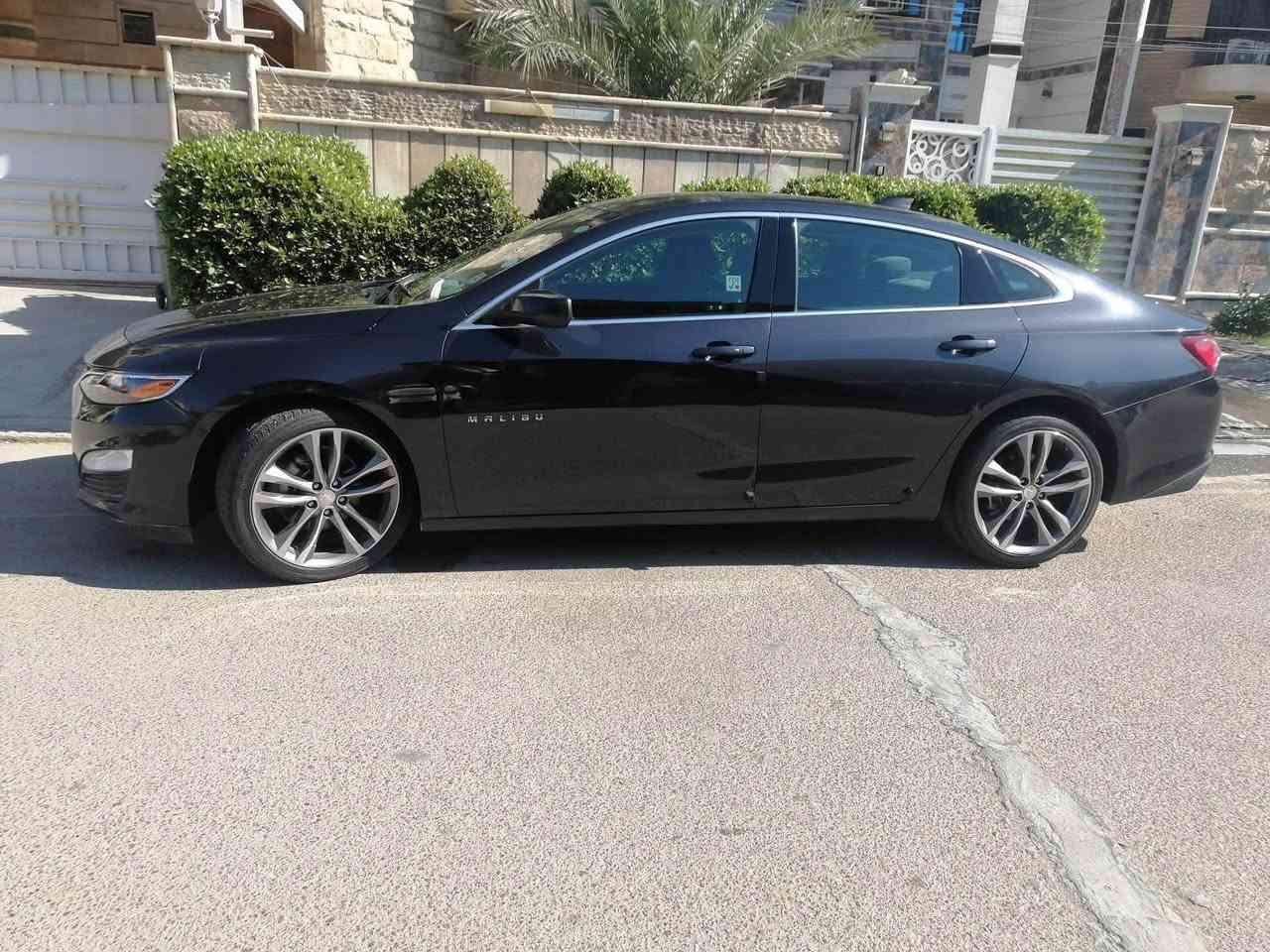 ماليبو 2022 شمالي اربيل الجديد شرط تحويل مواصفات
تبريد قطعتين
كامره دواره وشاشه
هاندبريك بصمه تشغيل عن بعد
وبصمه تشغيل وابواب
محرك ١٥٠٠ تيربو
لد امامي ولد خلفي طياره
كشن السائق كهرباء
ماشيه 54 الف كيلو

كروز سرعه اوتو هولد
هاند بريك بصمه
حادثها جانبي باب وجاملغ مبدلات وصور الحادث بالمنشور وسونارها عندي
مكانها بغداد
سعرها 12000$
***********
