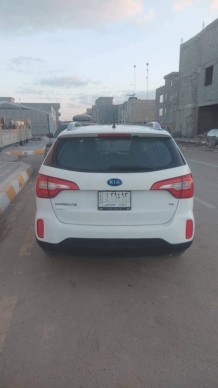 السلام عليكم سياره نوع سورنتو خليجي موديل2015فول موصفات واحد على واحدبدون سلايت حساسات سته اسلندى سبعه راكب٣قطع تبريد خمسه ويل كب سياره بصمه.داخل قرميط مري شفط باب لد باب ترحيب السياره جديده مال جناي كفاله عامه كلين العنوان تكريت صلاح الدين بيع سريع  رقم الهاتف ***********
