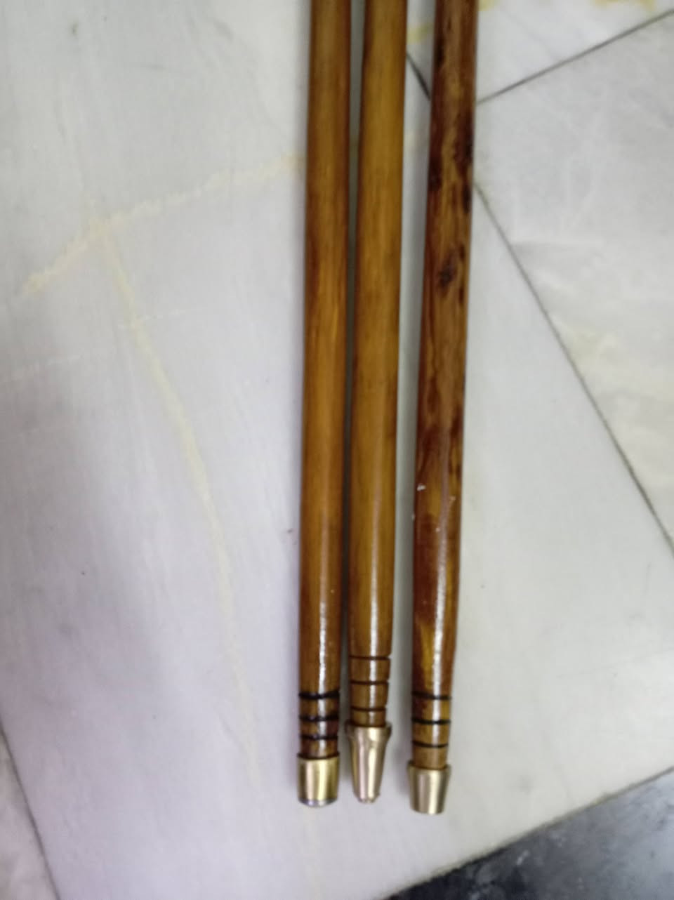 عصا تبختر طويلة ( عصا قادة) / ثلاثة أشكال مختلفة / بحالة ممتازة غير مستعملة / الطول ٨٠ سم / الاكرة والزج نحاس  / اللون صاجي / عمل تراثي حرفي يدوي 
سعر القطعة /٥٠ ألف فقط التسليم مباشر بدون توصيل بغداد البلديات الشارع العام التجاري... بالموفقية الدائمة ان شاء الله


**إذا كنت صاحب هذا الإعلان وتريد حذفه لأي سبب، رجاءا أرسل رسالة إلى الدعم الفني**