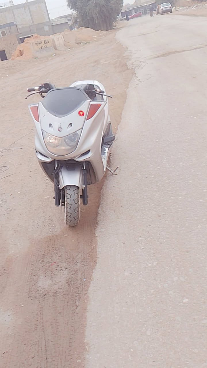 ياالله السلام عليكم ماجسته دبل رون البيع الدراجه كامله خير من الله مابيه شي نقص المكينه خرسه شلعه بيه تخبل الدراجه نكره سلف بي وكت الدراجه مال جناي تخبل بكان بغداد جسر اديالى الجديد الكرغوليى  ***********السعر خاص خابر وتدلل
