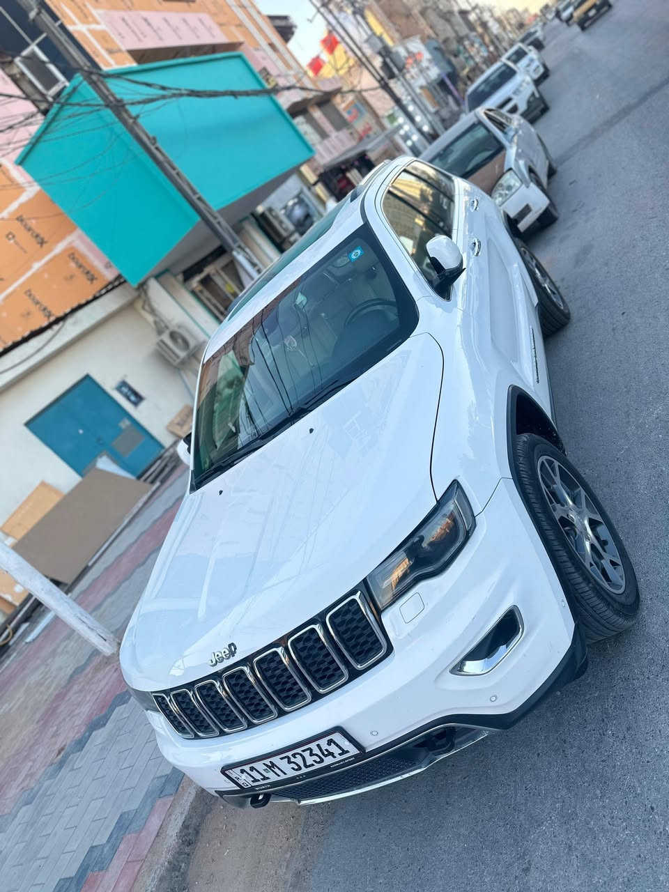 جيب لمتد بلاص 3شاشات خليجي موديل 2019 فول مواصفات  1/1 بانورما تدفه تبريد بل كشنات فول جلد كراسي كهرباء جنطه كهرباء السياره 1/1 بيها فقط الجاملغ الخلفي صبغ السعر 285 وبيه مجال قليل للأستفسار  اكثر الاتصال ***********
مكان السياره كربلاء 
ماشيه 69 ميل
