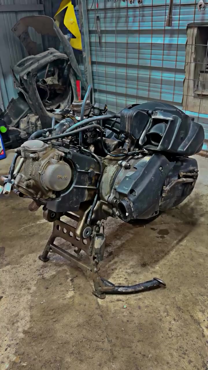 سلام عليكم مكينه هيه وتفرعاتهة كامله مكمله جيب وشد شغاله كلشي مابيها اي نقص ماكو ما عده بيها لاستيك ولف فقط و المكينه ممفتوحه ولا مرا تاير جديد بنزات جدد كابريتر اصلي نضيف بلك جديد خرز فايبرات قايش كله جديد ما بيها اي نقص تجي اشدلكياها عل فحص مكينه تخبل ارجع واكول لاستيك ولف فقط مكان حي جهاد الرفاق مقابيل الدفاع المدني 
للاتصال ***********
