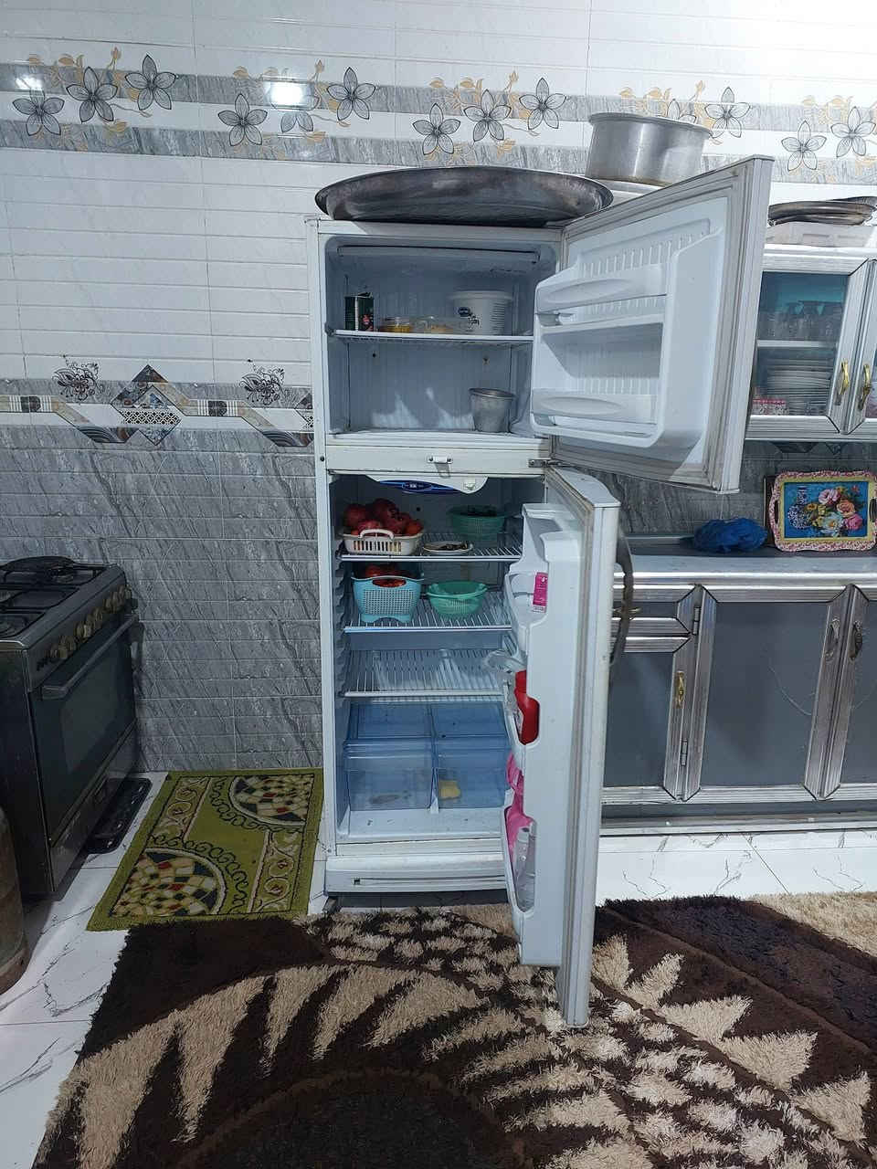 ثلاجه للبيع ***********
