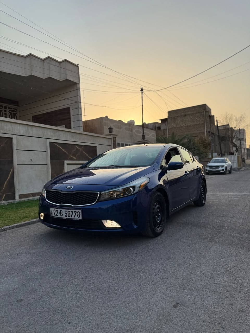 السلام عليكم كيا فورتي 2017 وارد امريكي ليبل واحد بيها صبغ جاملغ وبنيد وباب خلف السائق يعني 3 قطع فقط باقي السيارة مكفوله من الضرر والصبغ وتبديل والبارد لغد شاصي مكفولات بلا ايرباك سيارة مكينه كير مكفولات حتى من الفتح ماشيه 127 باسمي تحويل ثاني يوم صدر امامي خلفي جديد تبريد ثلج تخم تاير مابيها اي نقص مواصفات مكينه 200 دوش كامره خلفيه اشاير بل مري ريمونت سويج مكان السيارة بغداد المشتل
رايدها 120 رقم الهاتف ***********
