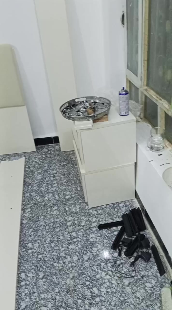 السلام عليكم ورحمة الله وبركاته 
فني تنصيب الأثاث التركي والصيني وكل أنواع 
 الأثاث المنزلي والمكتبي
فتح وشد وتصليح كل انواع الغرف
عدا العراقي 
بيع وشراء الغرف التركيه المستخدمه والاثاث المنزلي المستخدم 
للطلب والاستفسار راسلونا او اتصلو بنا على الرقم 
***********
