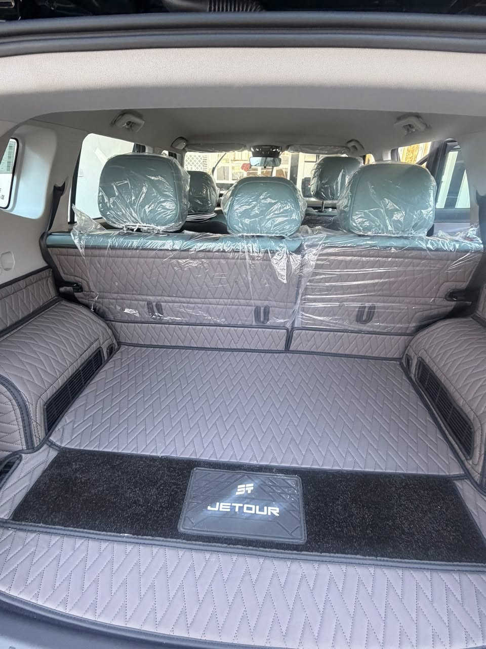 السلام عليكم للبيع تي 1موديل 2026ماشي 2000مواصفاته لكجري معروفه رقم بغداد بسمي مغلفه ببي اف الطافي والداخل هم مغلف دوشمه تفصال السعر 36500بيه مجال ***********
