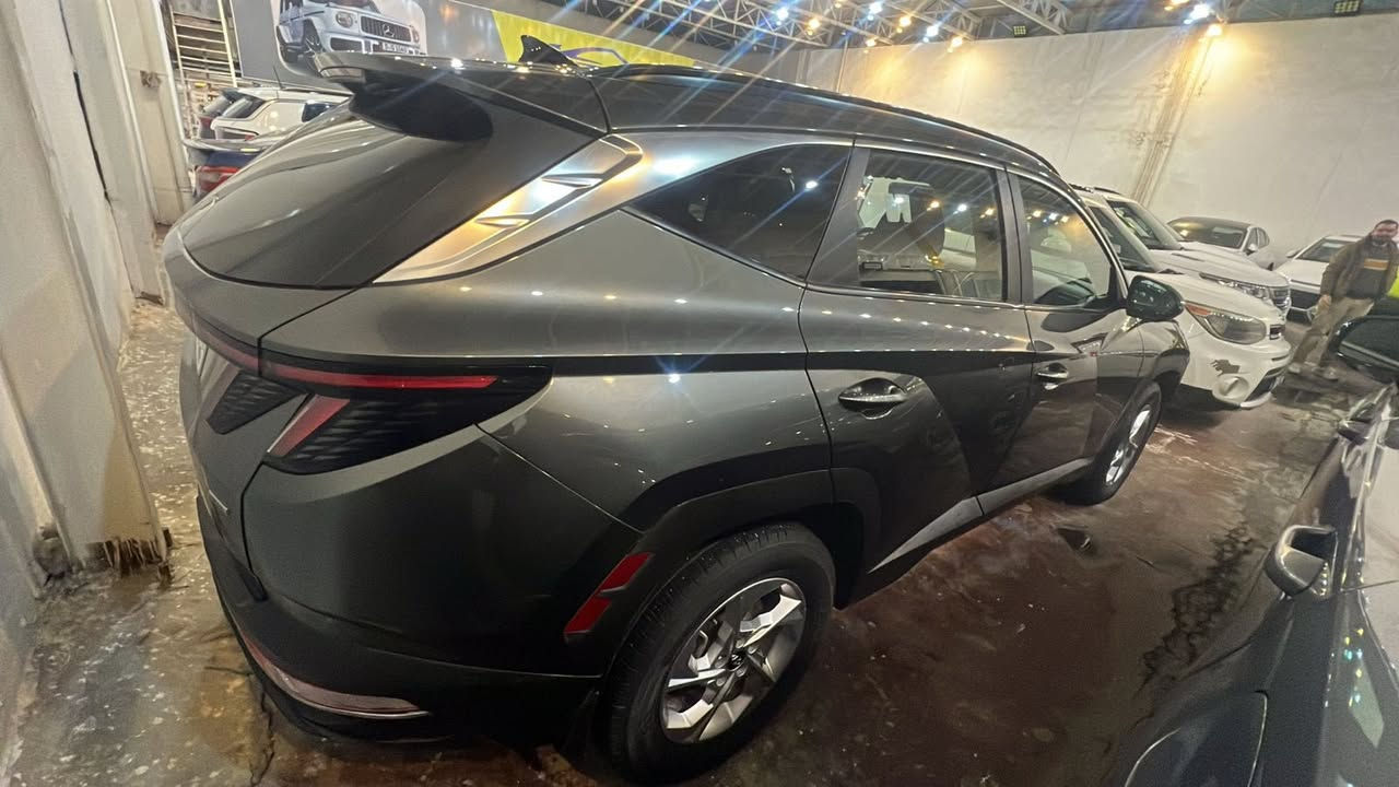 توسان للبيع
موديـل 2022
ماشية 60mi
محرك 2400
فول مواصفات عده فتحة
بصمه 
تشغيل تشغيل عن بعد 
صندوق كهربائي 
كشنات كهربائي 
كشنات حار 
تبريد قطعتين  
تلفون شاحن.(وايرليس)
وفول تحكم استيرن وتحديد سرعه 
تحديد سرعه 
تحديد مسار 
رادار امامي وجانبي وخلفي 
اطفاء السياره عند التوقف تلقائيأ
مانع تزحلق
و نظام AUTO HOLD
ويل كروم بلادي حجم R18 
3 وضعيات للقياده(normal.samrt.sport)
حادثها بنيد صبغ فقط بدون دواخل او شواصي او لغود 
سعر : 165 ورقة
مكان : بغداد زيونة
رقم : ***********
