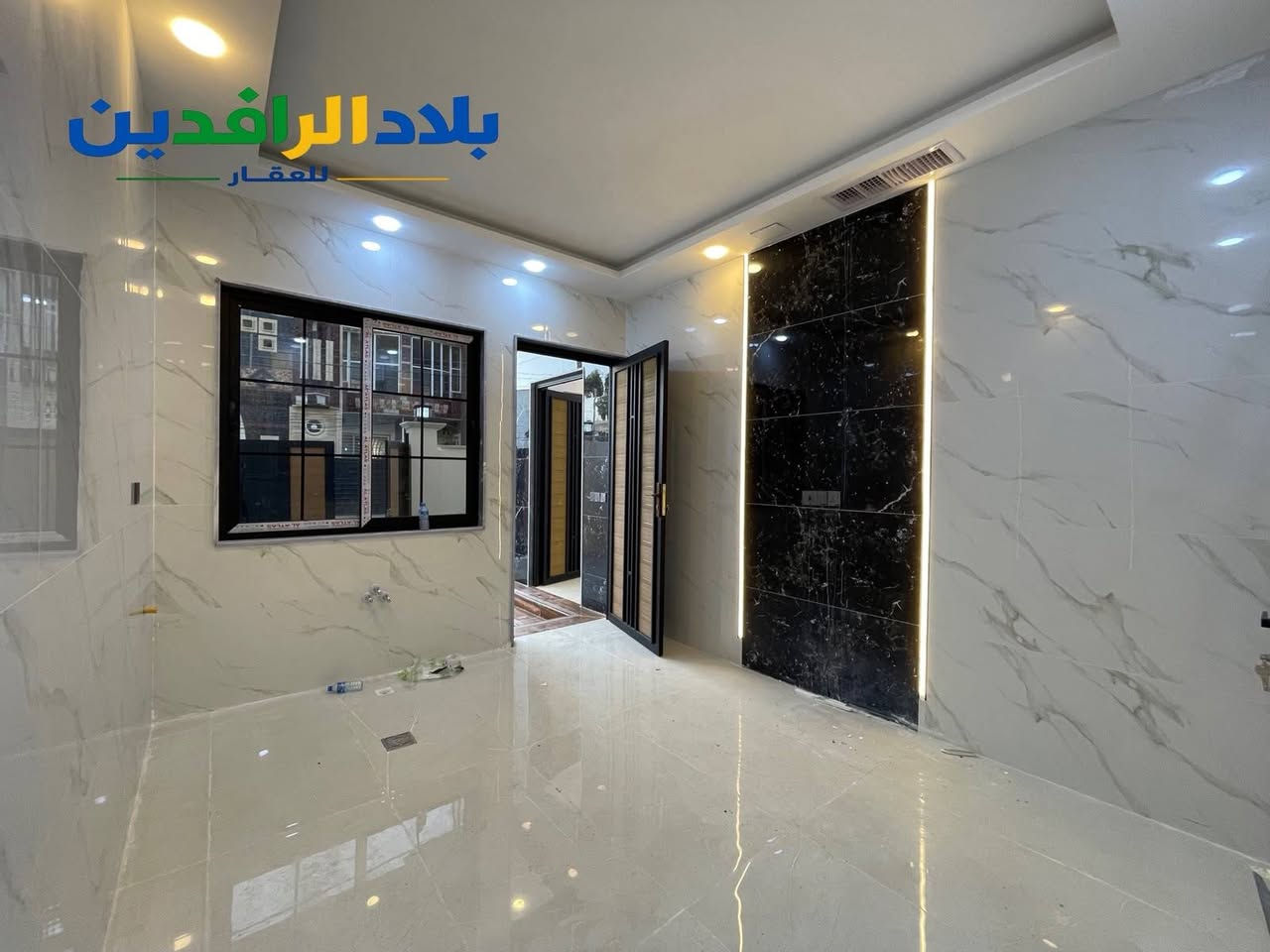 للبيع – دار حديث في حي (الملايين الاولى) خلف الكمارك قرب مول الهيكل
📐 المساحة: 185 متر الواجهة 8.5 م
✨ الخدمات كاملة
🏠 تفاصيل العقار: طابقين يشمل خمس غرف نوم مع هول واستقبال ومطبخ حار وبارد وصحيات، سند زراعي 25 حق التصرف ووصل تمليك
📞 للاستفسار والتواصل: ***********
***********
#مكتب_بلاد_الرافدين_للعقار
