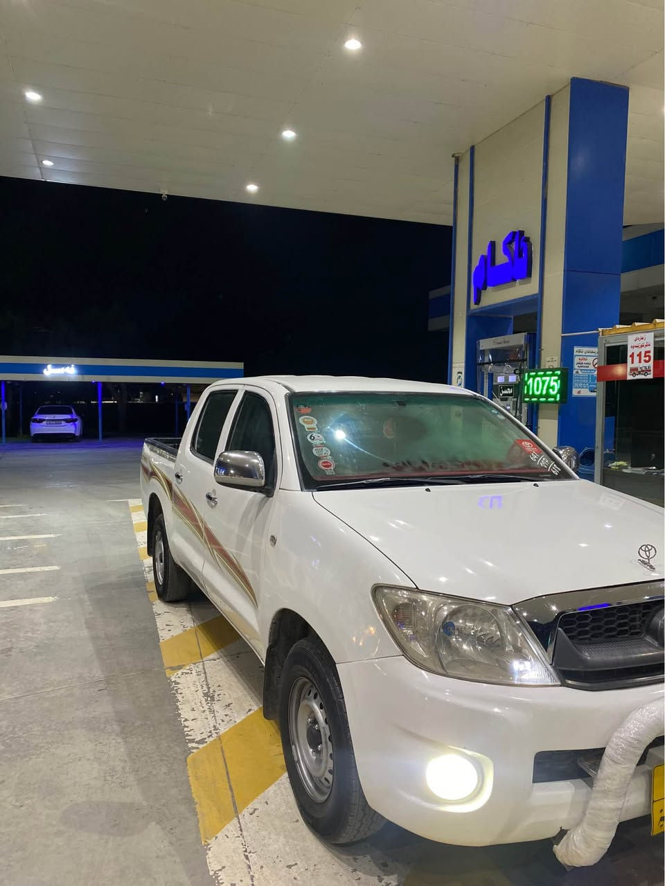 مەرزی مۆدێل ٢٠١١ پارچە ڕەش لەسەر ساخی و لە ڕەسمەکان جوانترە گێڕ و مەکینە بەشەرت ٢١٨ هەزاری هەقیقی ڕۆشتوە و مەکینەی نەکراوەتەوە 
***********
*********** بشدار, السليمانية
