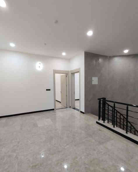 دار للبيع حي الغدير في النجف
( 200 م) واجهه 10م نزال20م طابقين 4 نوم سويتات مع إستقبال وصالتين( زيرو )شارع 12م مفتوح على شارع فرات غدير..
السعر (850  مليون)
مكتب الغدير
***********
