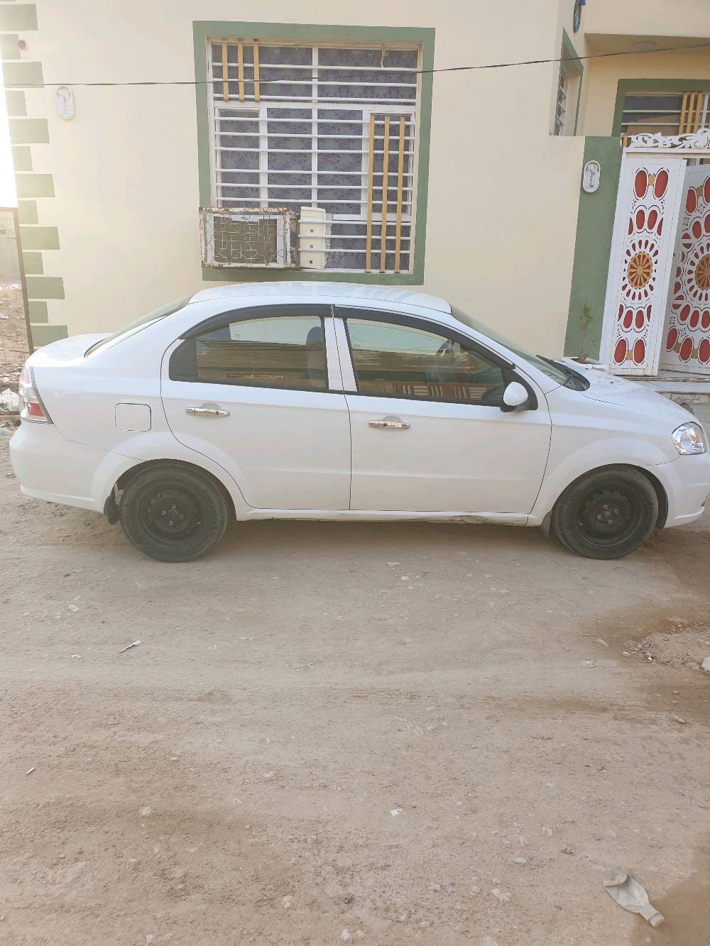 موديل ٢٠١٦ محرك مسكر جاهزة بأسمي رقم انكليزي بيه صبغ مكان النجف حي النداء ممكن مراوس بسيارة خليجي 