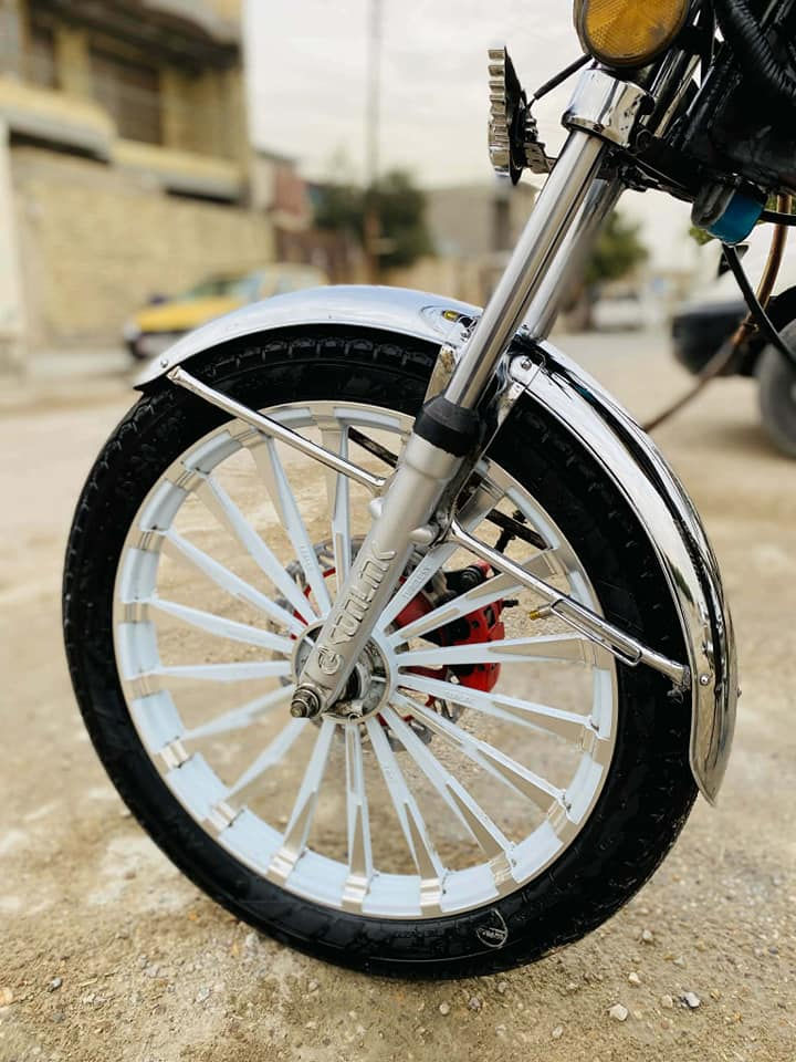 السلام عليكم دراجة سونك 5 كير مديل ٢٠٢٤ كفالة عامة مكينة ضاغطة وزنجيل السعر ٧٠٠ وبيهة مجال ***********
