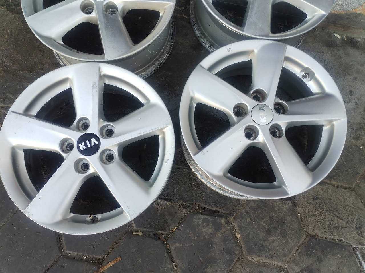 سلام عليكم للبيع ويل كب حجم ١٦ مال وبتمه ١٥ مال حاويه مكان كوت سعر خاص ***********
