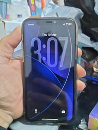 ايفون ١١ برو • شاشة مكسورة • بطارية ٧٢٪