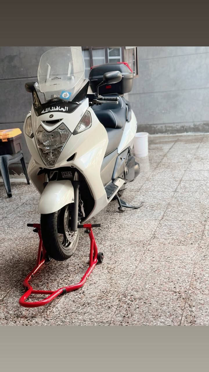 للبيع فقط سلفر ونج 600 كرستال ماشيه 50 رقم وسنويه بأسمي هزه جديده نضام ABS دشبول نفخ لونين بلادي جنطه أصليه تدفئه يدات قواعد گلاص قاعدة موبايل مصدات هواء اضائه داخليه صافرة مرور اصليه دراجه متعوب عليها ومكفوله 
ممتواجد شراي اتصل تشلع عيوني مبدل دهن بلادي شركة هونده قبل كم يوم وفلتر اصلي فگريات ماريد بربكم عندي بناء ودابيعها 

***********

