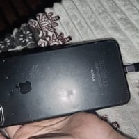 جهاز 7 بلاص ذاكره 128 وبطاريته 100 جهاز نضيف من الداخل وماداخل تصليح و...