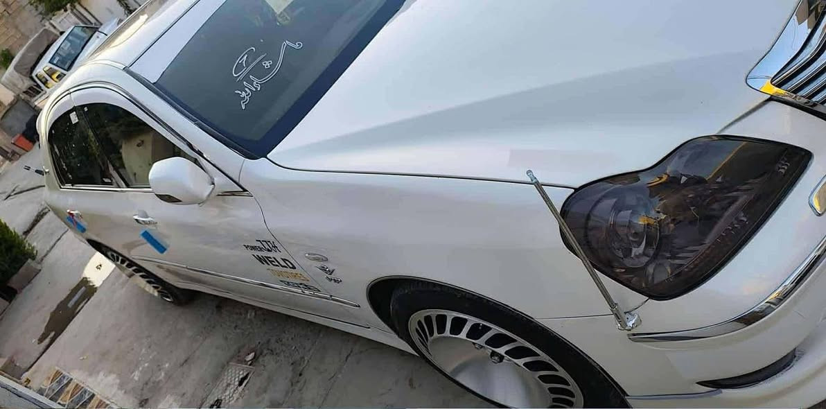 سه ره تا به ناوي خواي گه وره و ميهره بان ..ماجيستا بؤ فرؤشتن مؤديلي 2005 فوول مواسه فات 5 دووگمه كوشن جلد كوشن كاره با ئاوينه ئيشاره ت سلايت جووپه كاني حوركراوه به وويستي خؤت به رز و نزمي پي بكه سه ياره ته نها مووسه موس 4 تايه و ويلي مايباخي له ژيردايه لؤكن يه ك دينار مه سروفي نيه سه ياره كه مشته ريت نامه بنيره يان تيل بكه..ژ.*********** ئه دمين گيان وه ري گره
