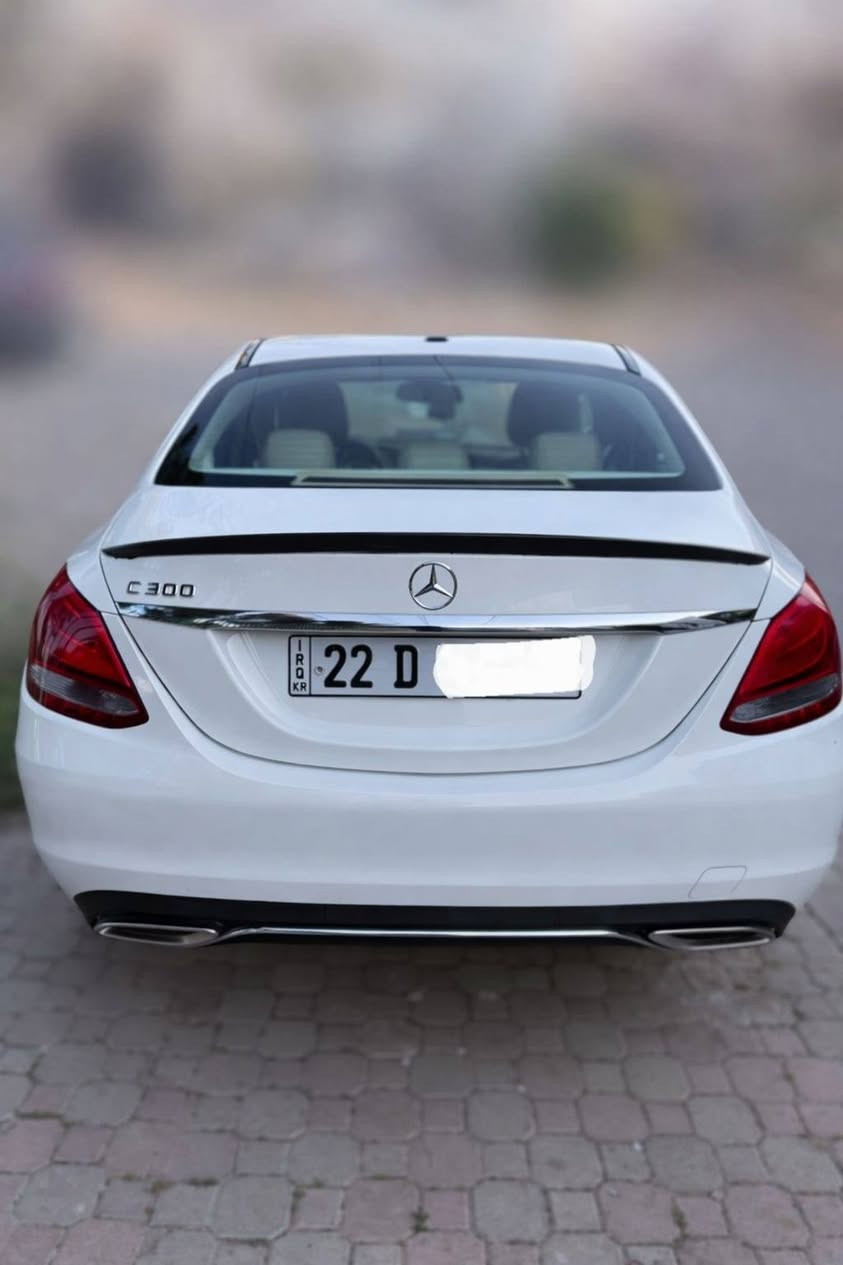 مۆدێل ٢٠١٧ C 300  ٣ پارچە بۆیاغه ٦١هەزار رۆیشتوە  سەیارەکە زۆر خاوینە یەك دەستە بەناوی خۆمە  نرخ ١٥٠ $  مامەڵەی تیدایە رەقەم *********** أربيل, العراق
