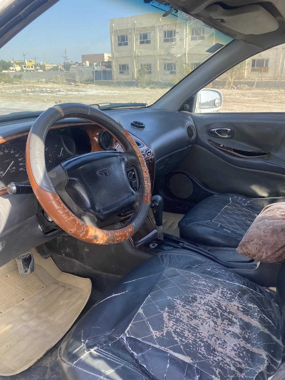 سلام عليكم سياره دايو  محرك ٢٠٠٠كير أوتوماتيك رقم القادسية خصوصي مكان ناصريه مركز ..السعر ٢٥. وبيهه مجال رقم ***********
