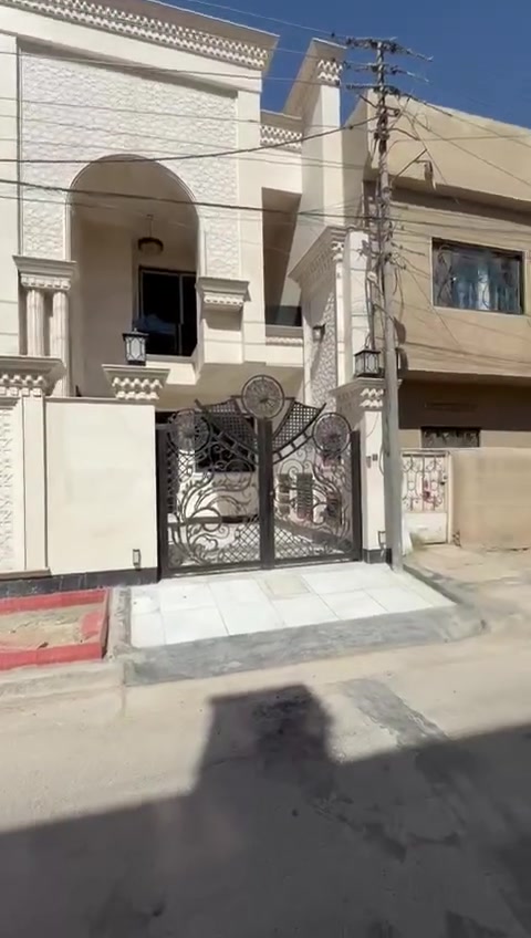 عروضنا المميزة متوفرة الآن! 🤩 لمعرفة كل التفاصيل، شاهد الفيديو. لو عندك أي استفسار، تواصل ويانا واتساب 💬 ابعت صورة البيت وأرسل لك التفاصيل كاملة. عنواننا: بغداد، السيدية. 🏡 رقمنا: ***********.

