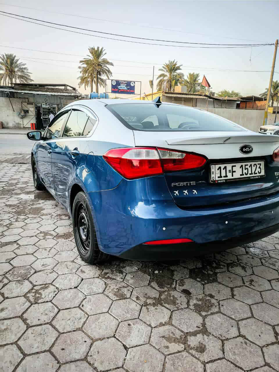 فورتي  
مديل ١٤
رقم بغداد انكليزي 
اوارد امريكي 
مكينه ١٨٠٠ دوش 
حادثهه جنطه وجاملغ بس  
بيهه كم قطعه  اكلير  اثر جراد  بس 
سياره جاهزه لءاخر حبايه  متصرف ربع عليهه 
تخم تاير ويل ١٥ جديد 
صدر امامي جديد 
مكان بغداد الشعله ***********
السعر ١٠٥ بيهه مجال
